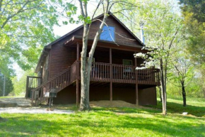 Deluxe Cabin #17 with Jacuzzi on Patoka Lake in Southern Indiana